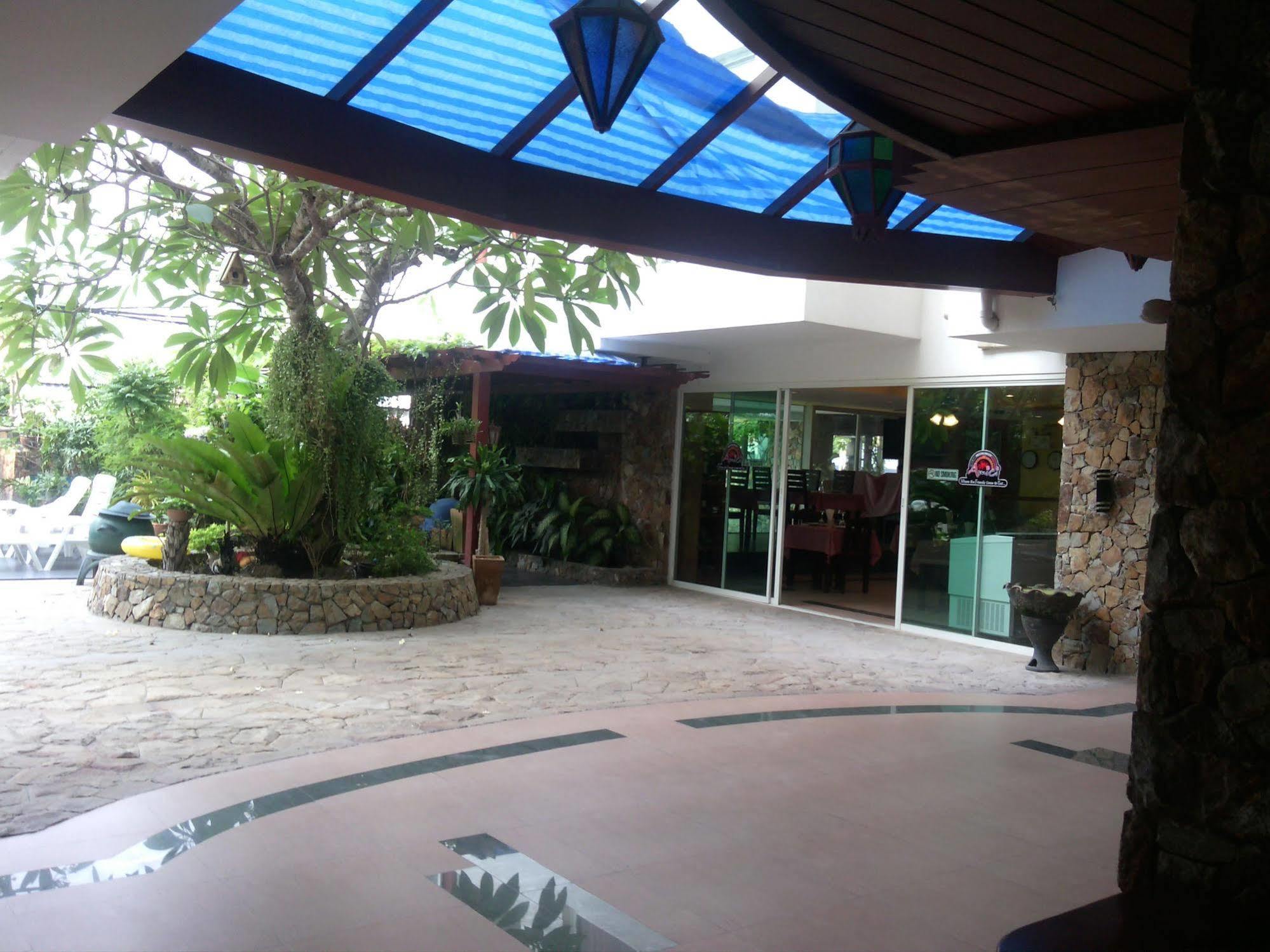 Daisy Residence Jomtien Exterior foto