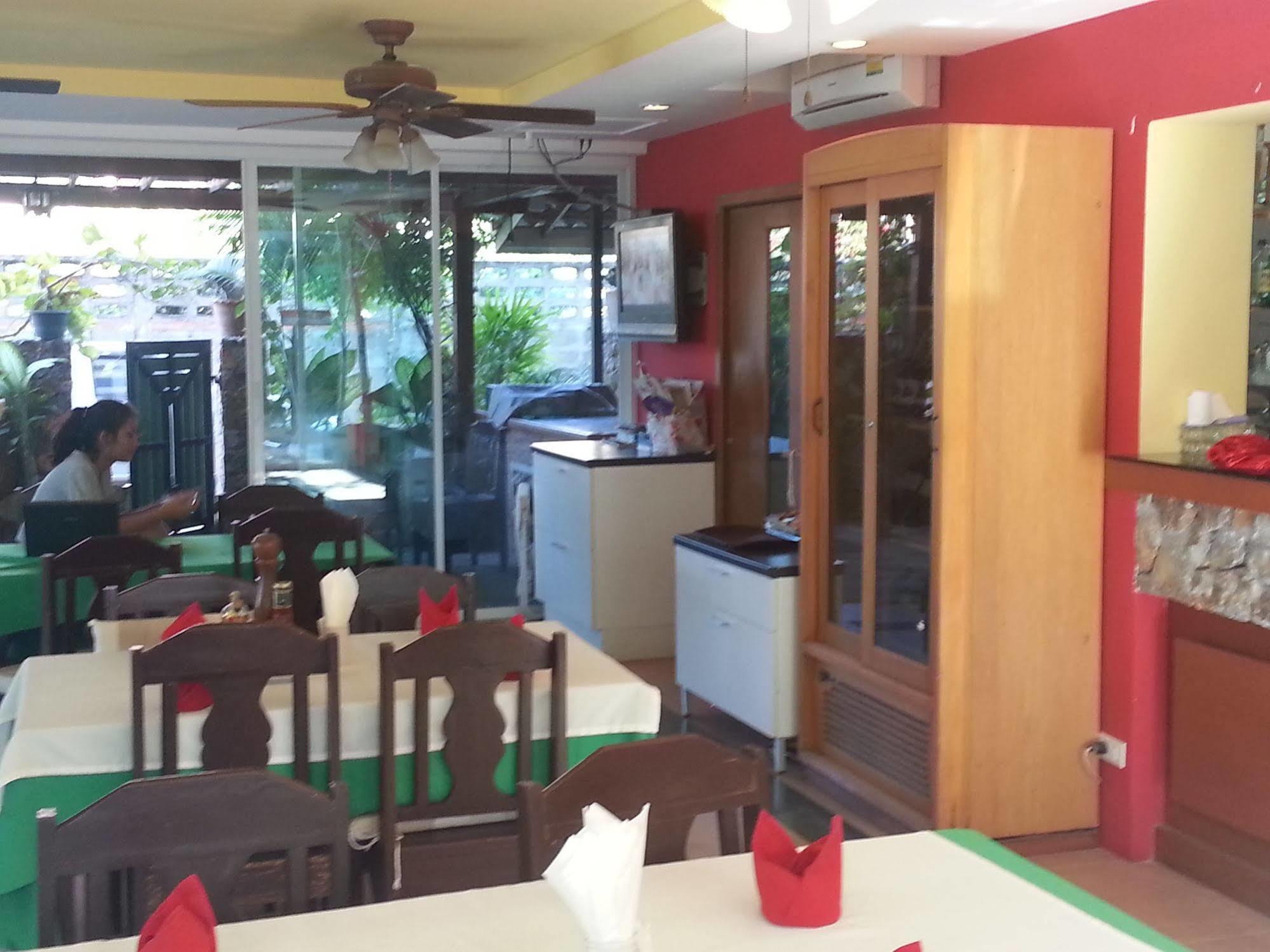 Daisy Residence Jomtien Exterior foto