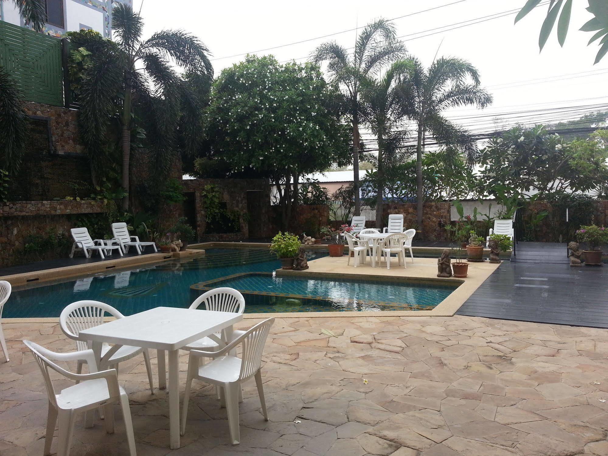 Daisy Residence Jomtien Exterior foto